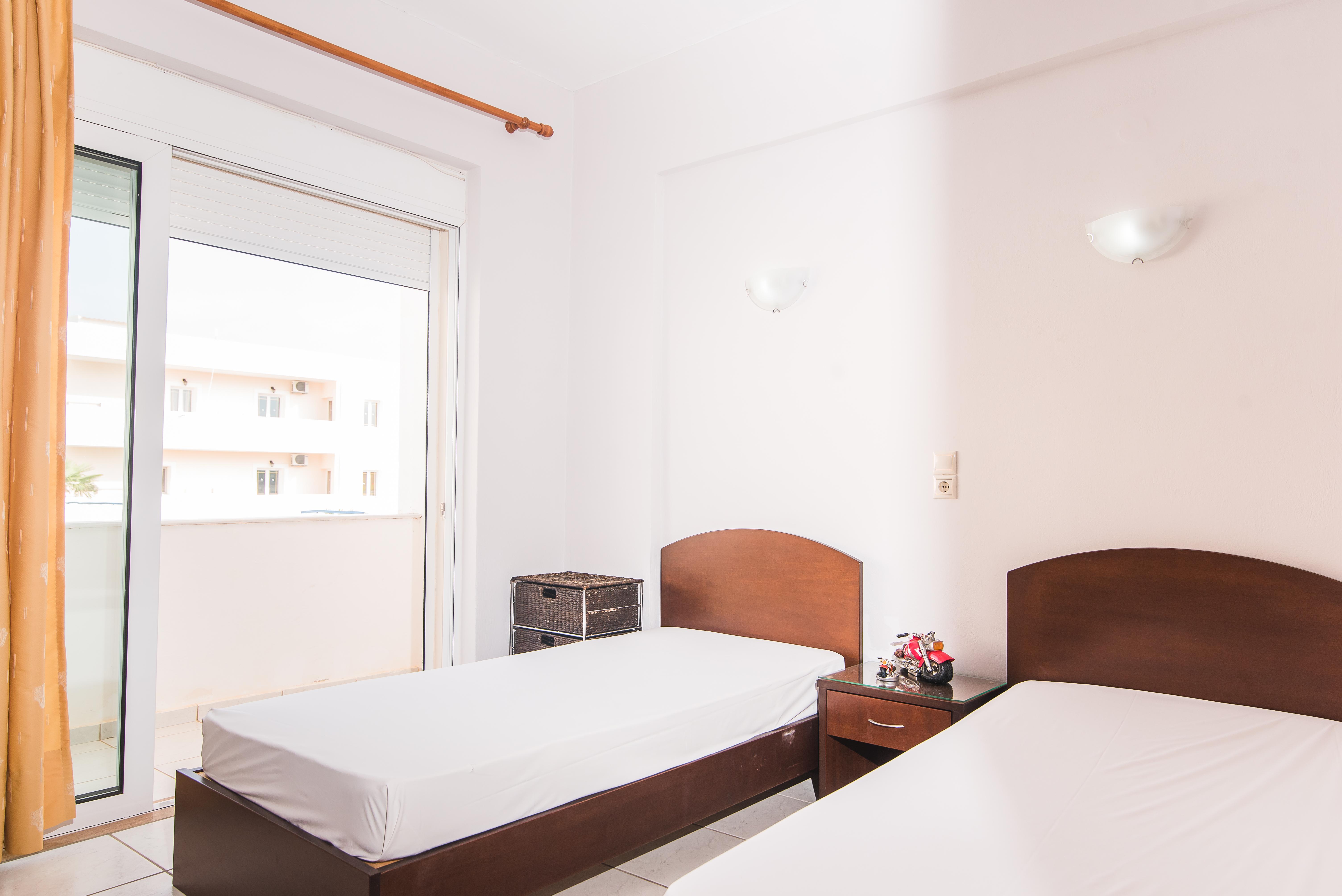 Yiannis Manos Hotel Resort Малиа Экстерьер фото