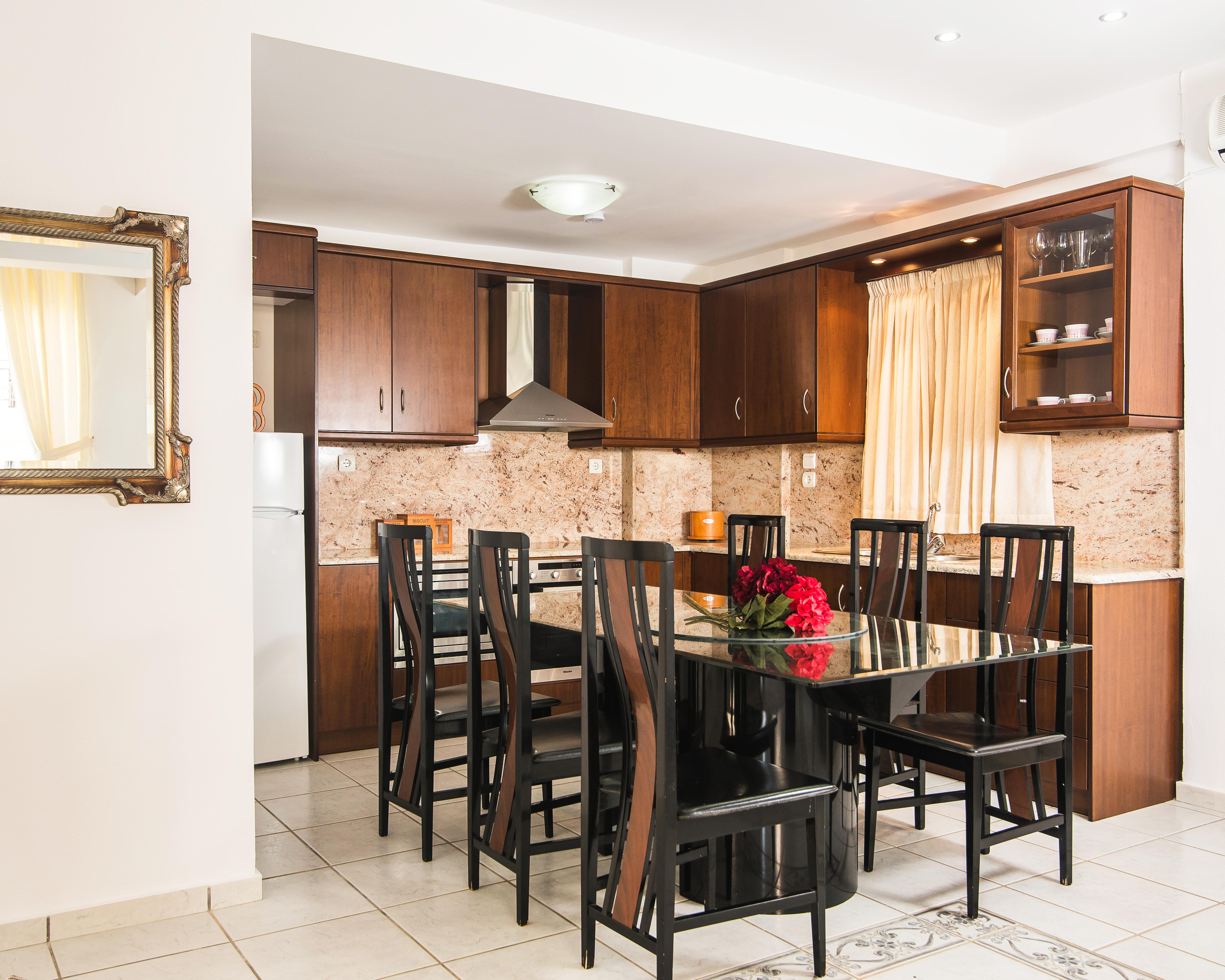 Yiannis Manos Hotel Resort Малиа Экстерьер фото
