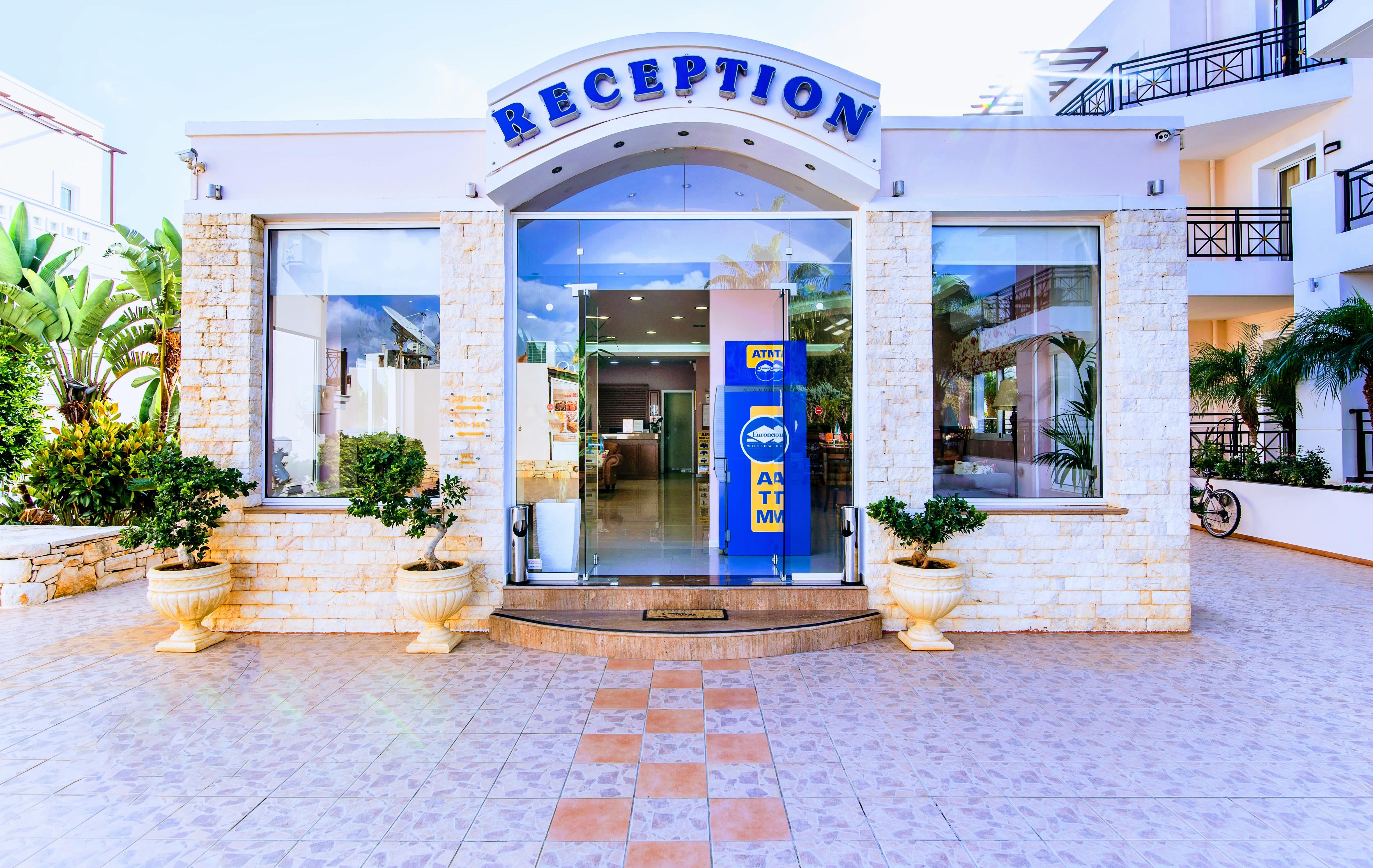 Yiannis Manos Hotel Resort Малиа Экстерьер фото