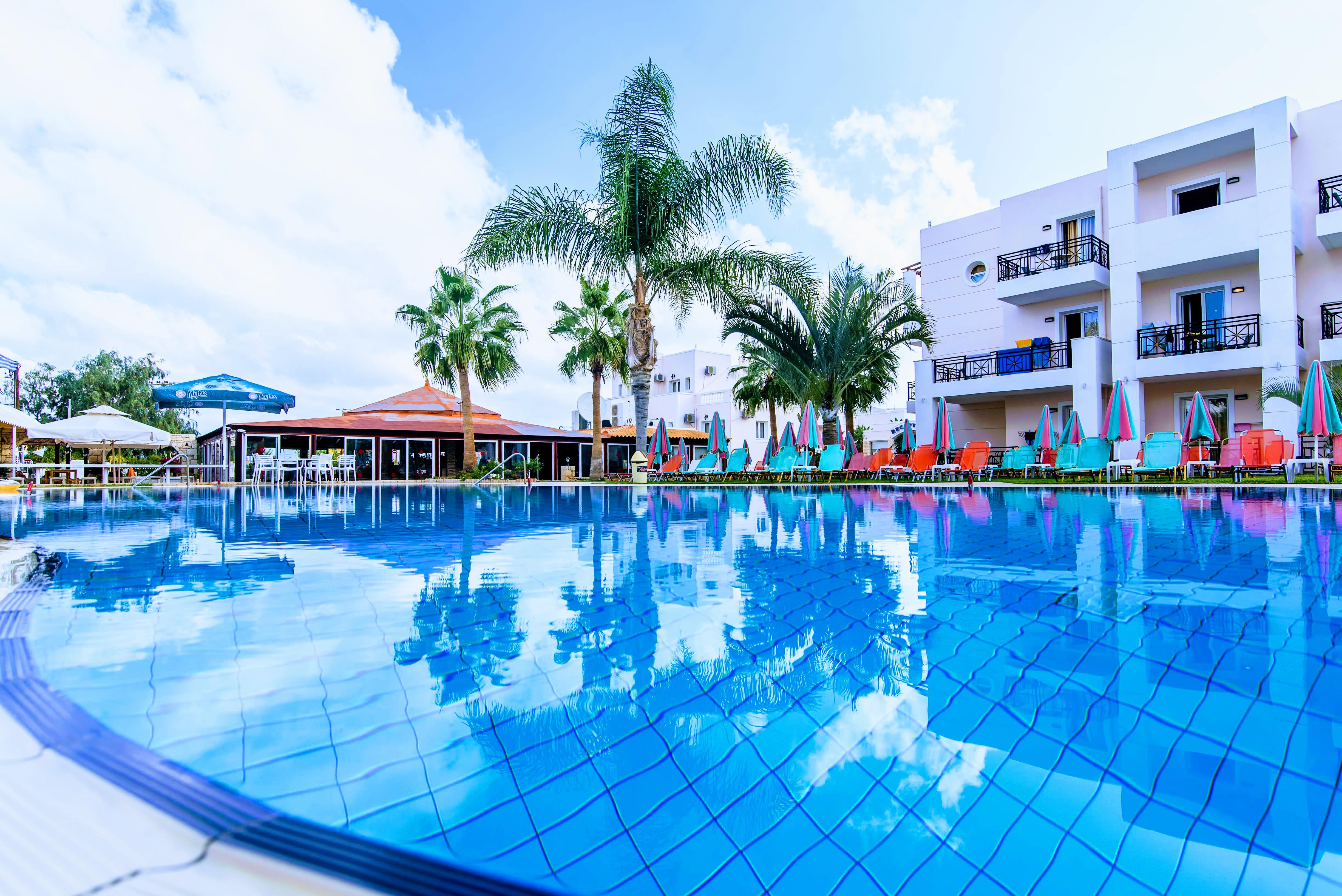 Yiannis Manos Hotel Resort Малиа Экстерьер фото