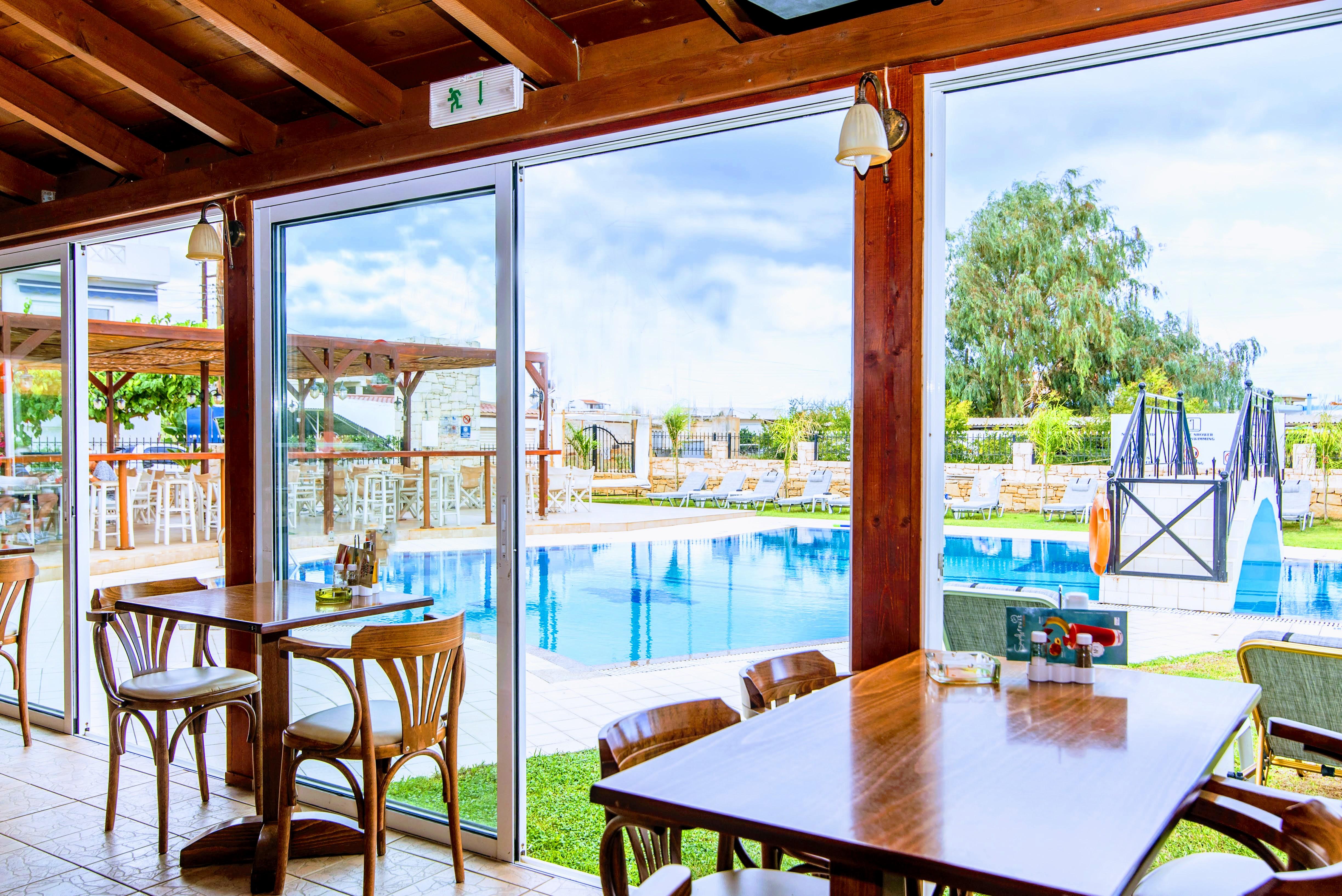 Yiannis Manos Hotel Resort Малиа Экстерьер фото